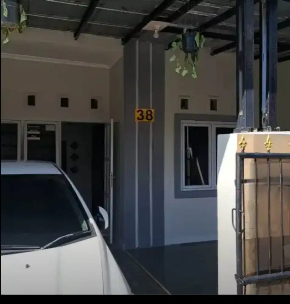 Rumah di kontrakan / sewa rumah /th di Tangerang