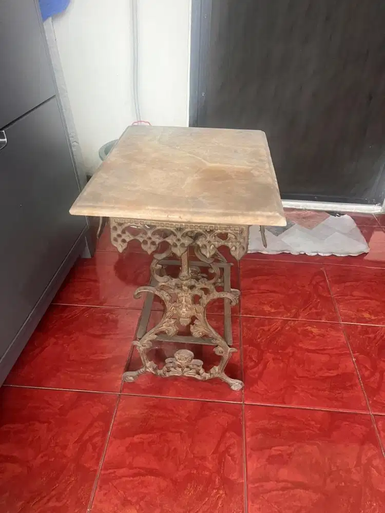 Meja Marmer - Nego