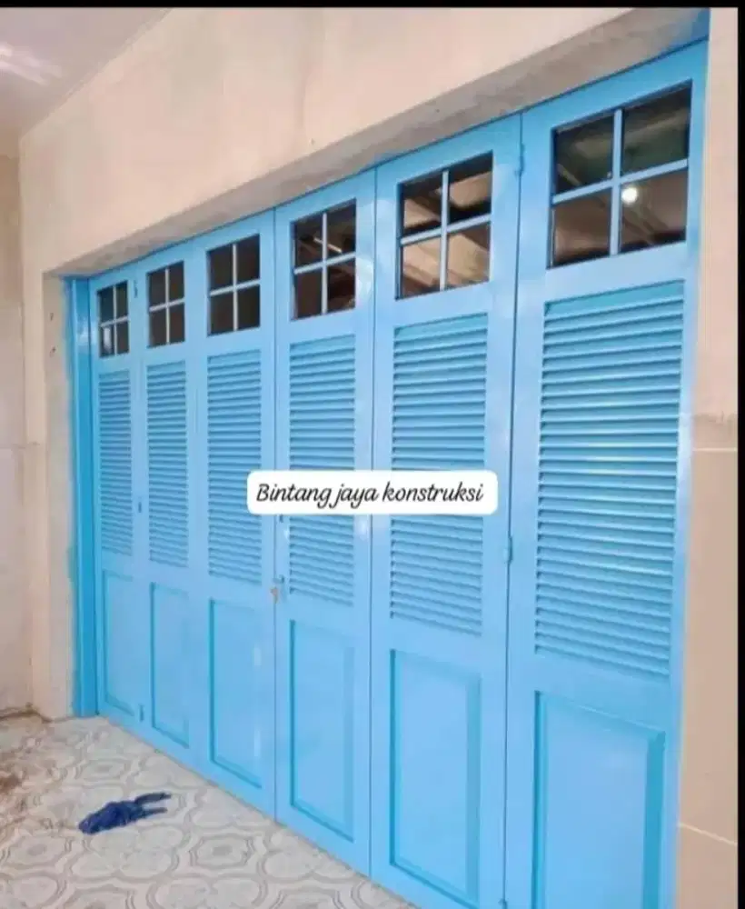 Pintu dorong lipat