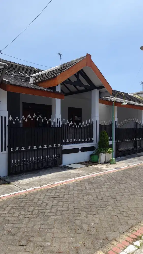 Rumah Sederhana Tenang Adem