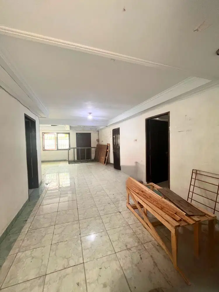 Termurah Mutifungsi!, bisa untuk kost kostan, Gudang Expedisi, Mess dan Usaha rumahan, 2 lantai 315m, rumah di Muara karang