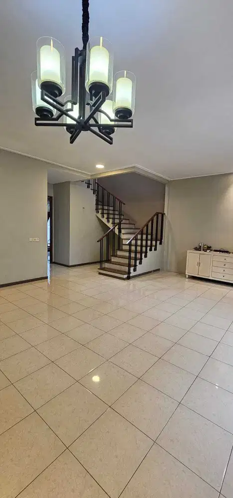 Dijual Rumah Rapih di Modernland Cluster Premier