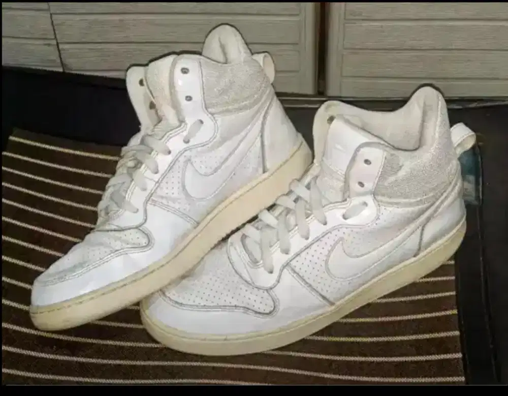 Sepatu Nike Court Borough mid triple white sz 42 original