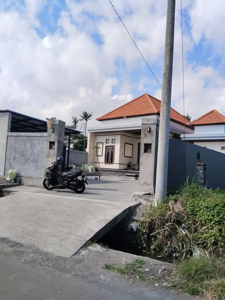 Disewakan rumah baru semi minimalis view sawah