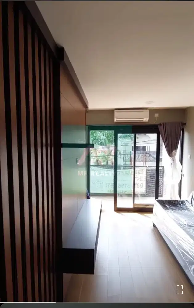 JUAL CEPAT 2 UNIT RUMAH BARU 3 LANTAI DI TEBET KONSEP COMPACT LIVING ,