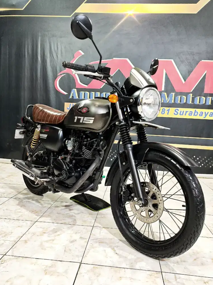 W175 Cafe Retro berkelas Matte Grey reg. 2020. Anugerah motor rungkut
