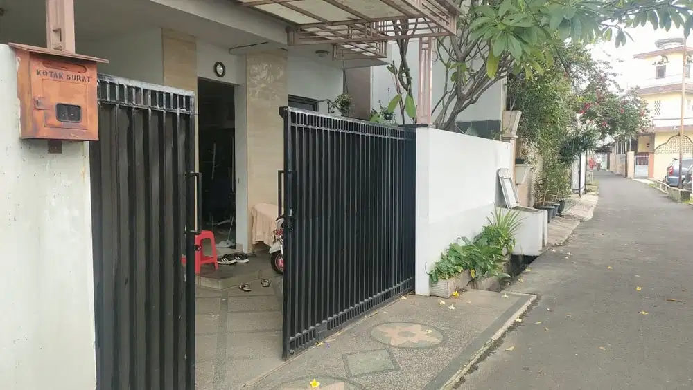 di jual Rumah 2 Lantai Di Tebet Barat dalam