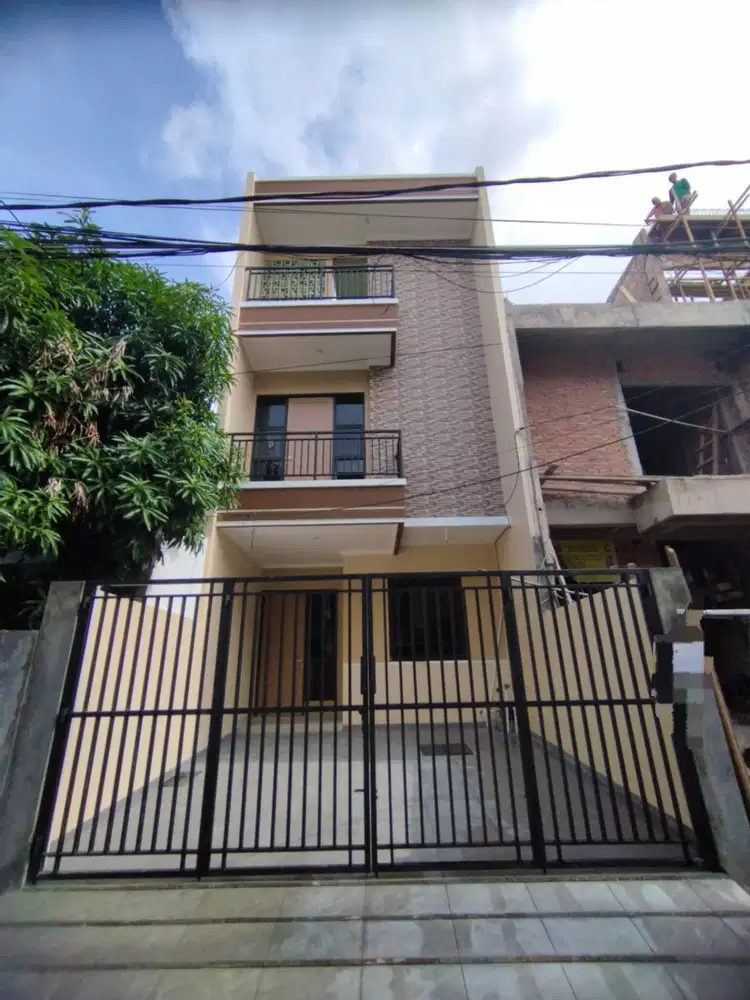 Rumah Baru 3 Lantai Siap Huni Meruya Ilir Jakarta barat Bebas Banjir