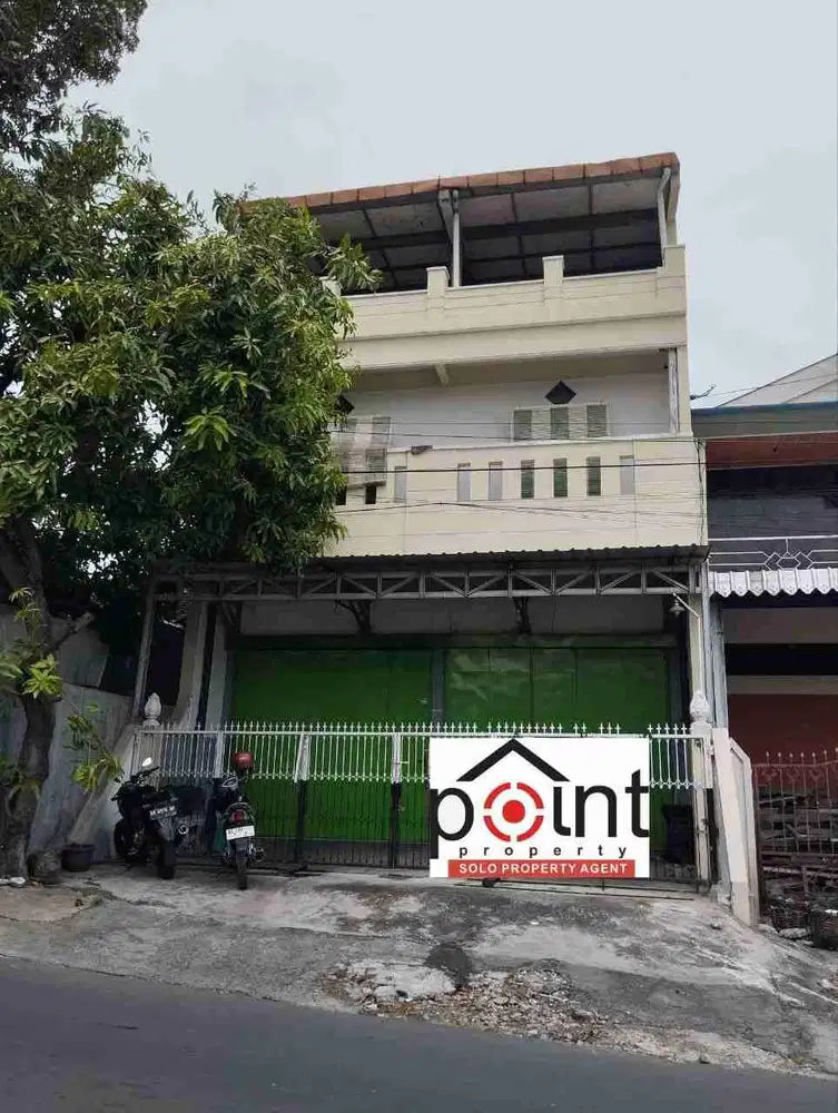 Ruko dan Kost 3 Lantai Lokasi Strategis Tepi Jalan Raya Jebres Solo (AD)
