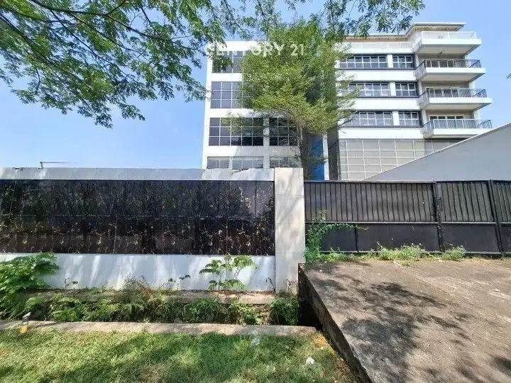Disewakan Gedung Di Jalan Utama Cocok Untuk Office