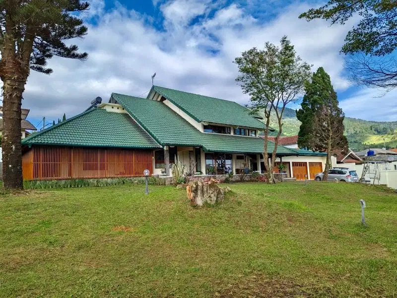 Villa asri, murah, terawat aktif, pool, di Cipanas 