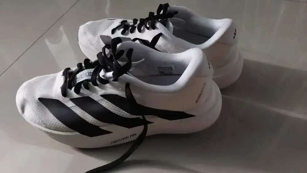 Sepatu adidas zero
