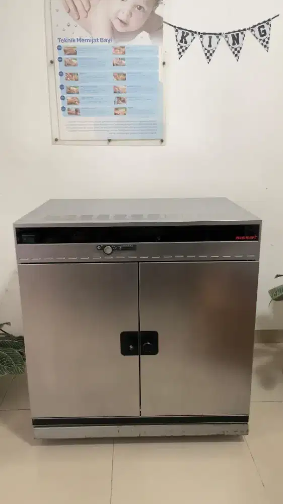 Inkubator Memmert INE 100 - 800