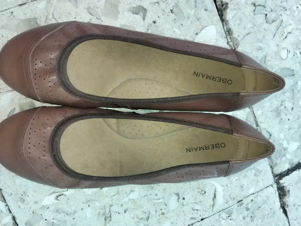 Sepatu merk OBERMAIN