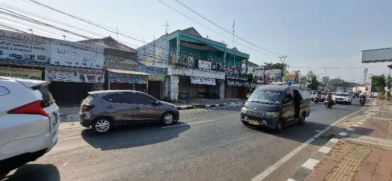 jual tempat usah 9 ruko dan 2 rumah nempel lampu merah ciceri mcd