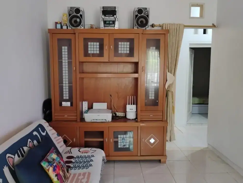 Lemari Ruang Tamu gratis meja kerja