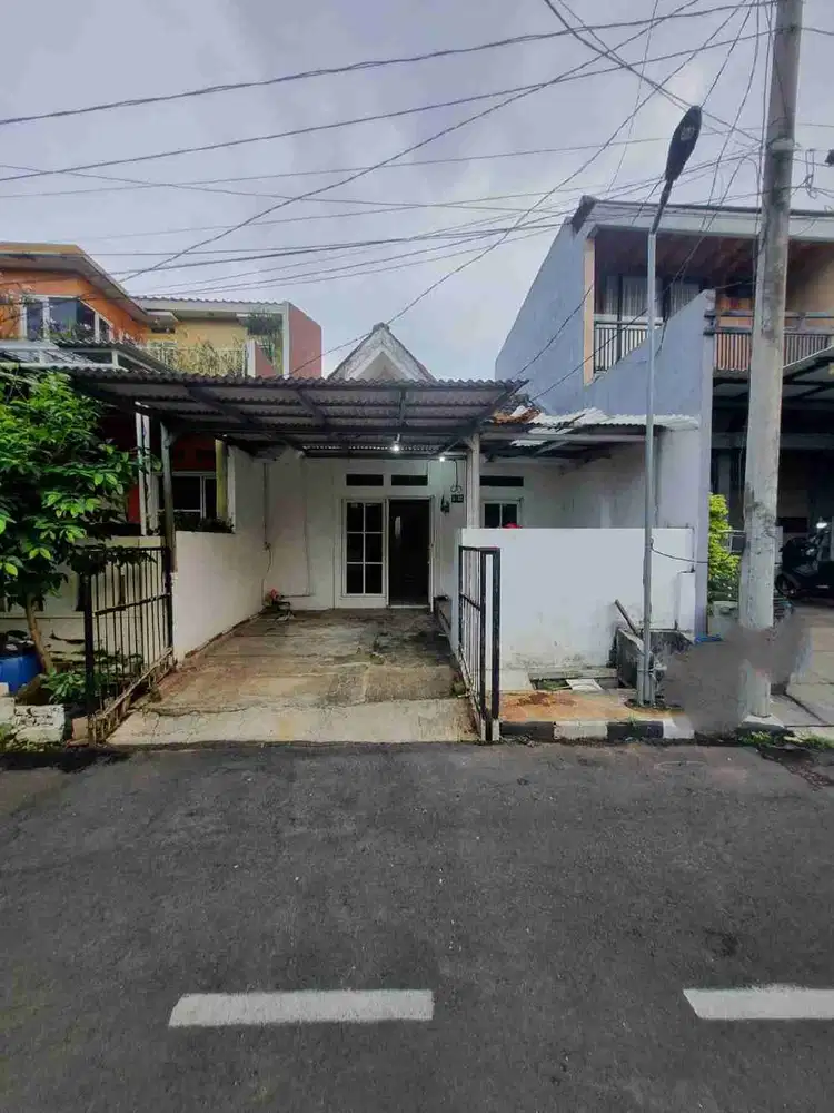 Rumah di dalam cluster dijual Cepat di Medang Lestari