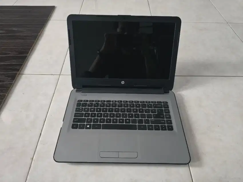 HP Notebook - AMD A8-7410 APU (R5 Graphics, 4-core, 2.2 GHz)  RAM 4 GB