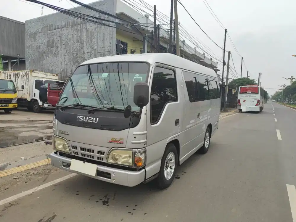 Isuzu Elf NHR55 4 Roda Microbus 2015