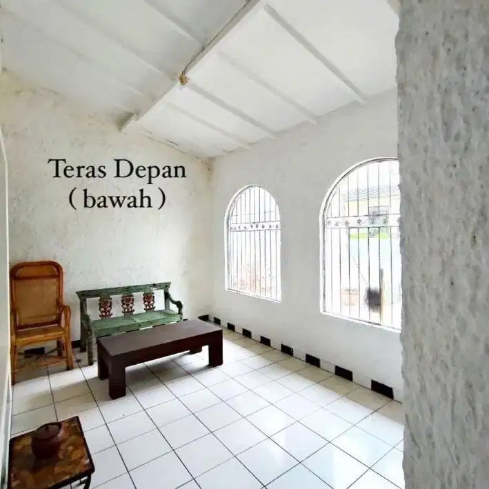 Rumah Desain Unik Sangat Strategis di Lebak Bulus, Jakarta Selatan