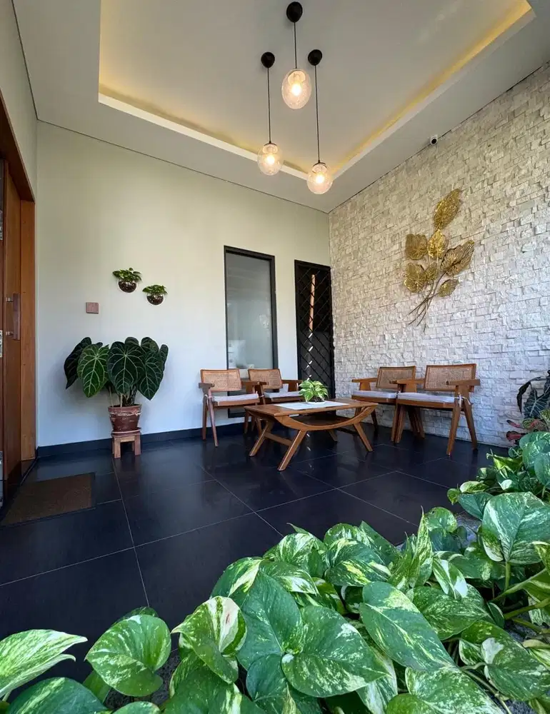 Jual rumah cantik,bagus,full furnish di Sentul City.