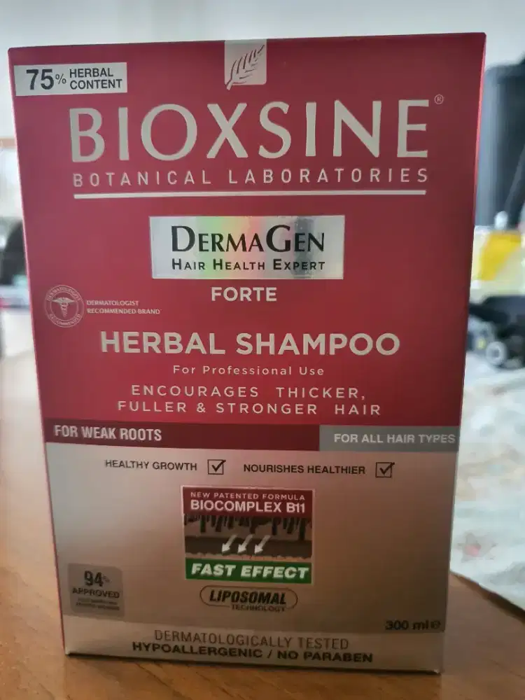 Bioxsine dermagen forte herbal shampoo 300 ml.