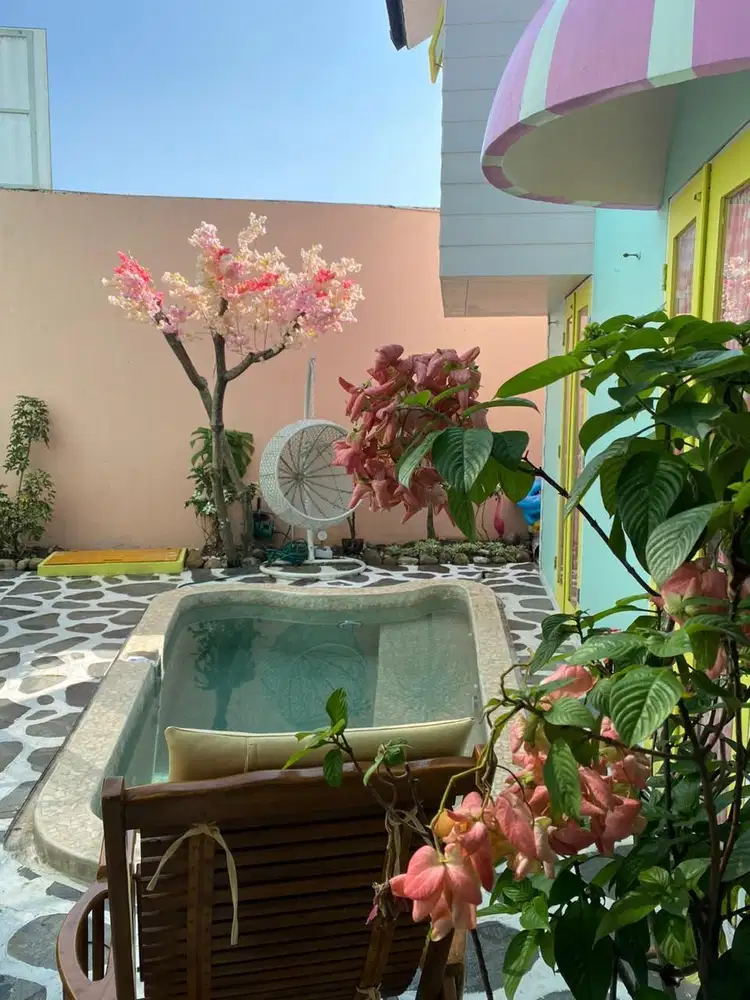 Jual rumah bagus. Siap huni. Full furnish.kolam renang.