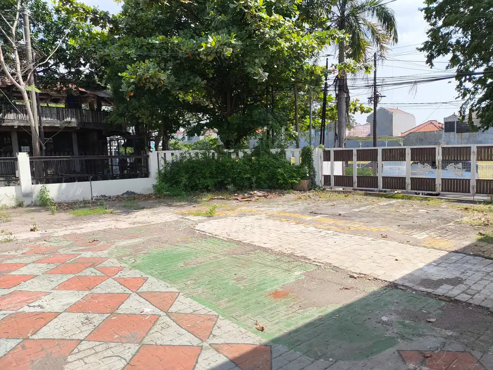 Disewakan Ex-Cafe di Ketintang dekat Sekolah Al-Hikmah