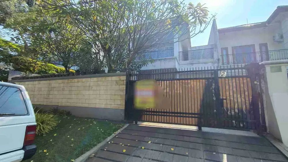 Di Jual Rumah Di  Pondok Indah Jakarta selatanSHMLT : 412LB : 250KT : 5KM : 3KT ART : 2KM ART :  1Dapur : 2Carport : AdaGarasi : Bisa 2 mblHadap : Tim