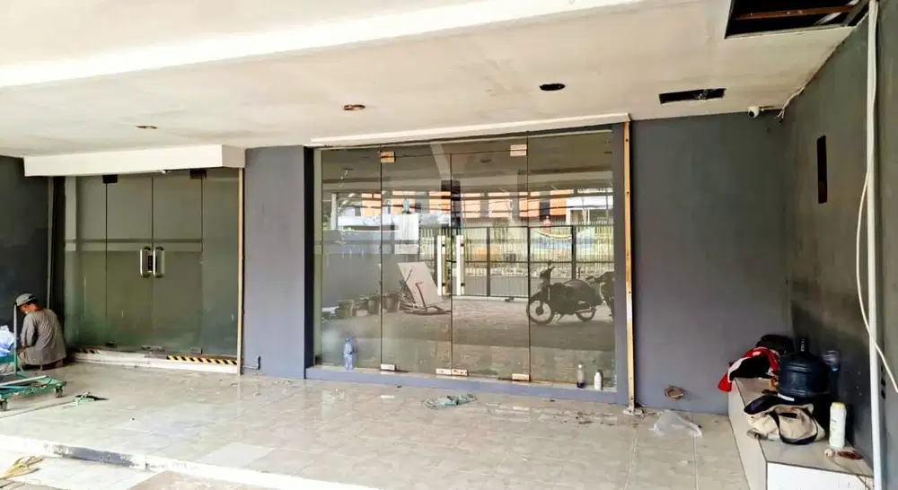 SEWAKAN TEMPAT USAHA DI JALAN KARTINI SURABAYA PUSAT (Tjin2Winmax)