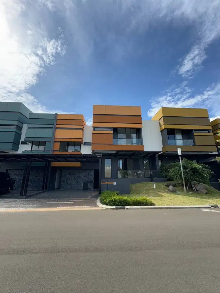 RUMAH DENGAN PRIVATE POOL DAN LIFT - MOZART SYMPHONIA GADING SERPONG