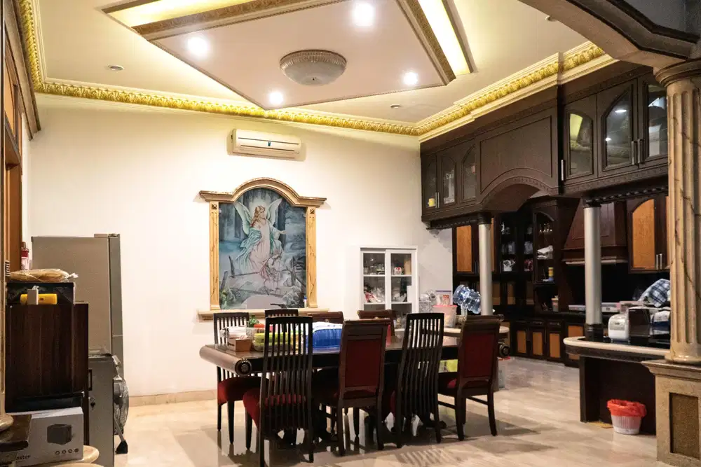 Rumah Mewah Bergaya Mediterania di Pantai Indah Kapuk Full Furnished