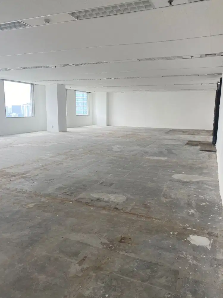 SEWA KANTOR DI JAKARTA SELATAN SUDIRMAN 210M2 BARE 180K NEGO