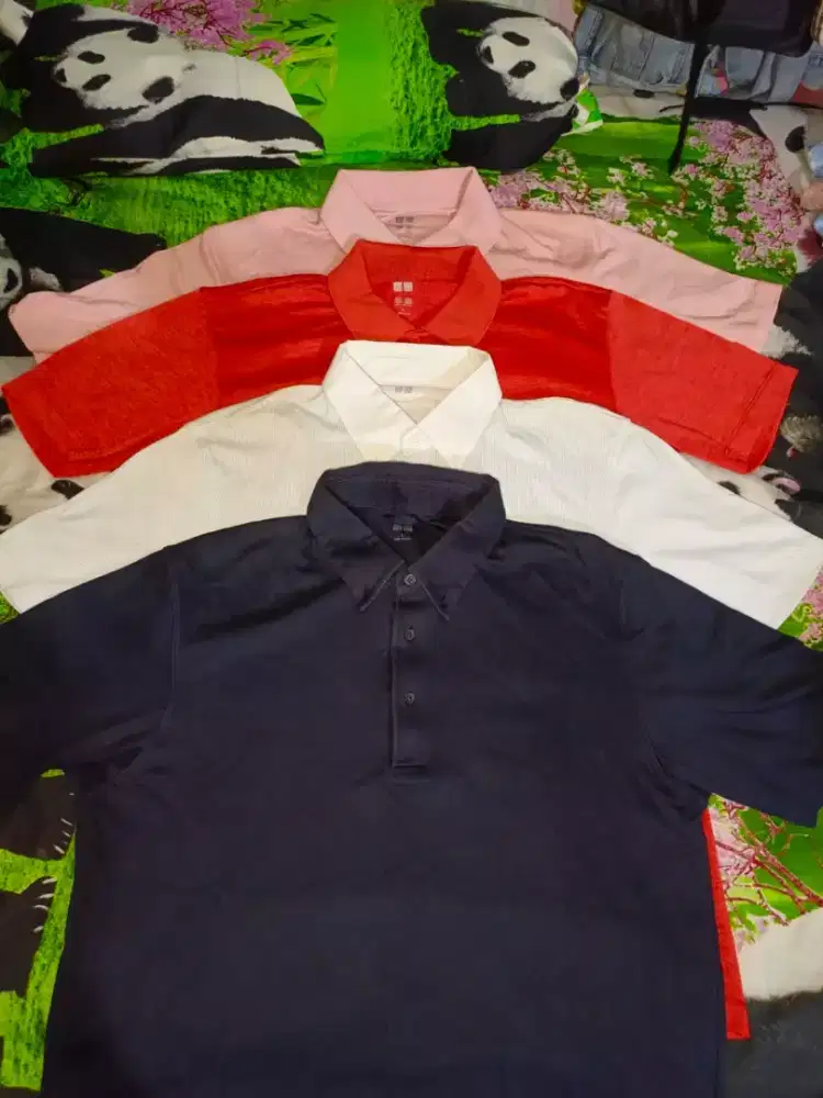 Borongan 4 pcs Tshirt branded prelov UNIQLO size L