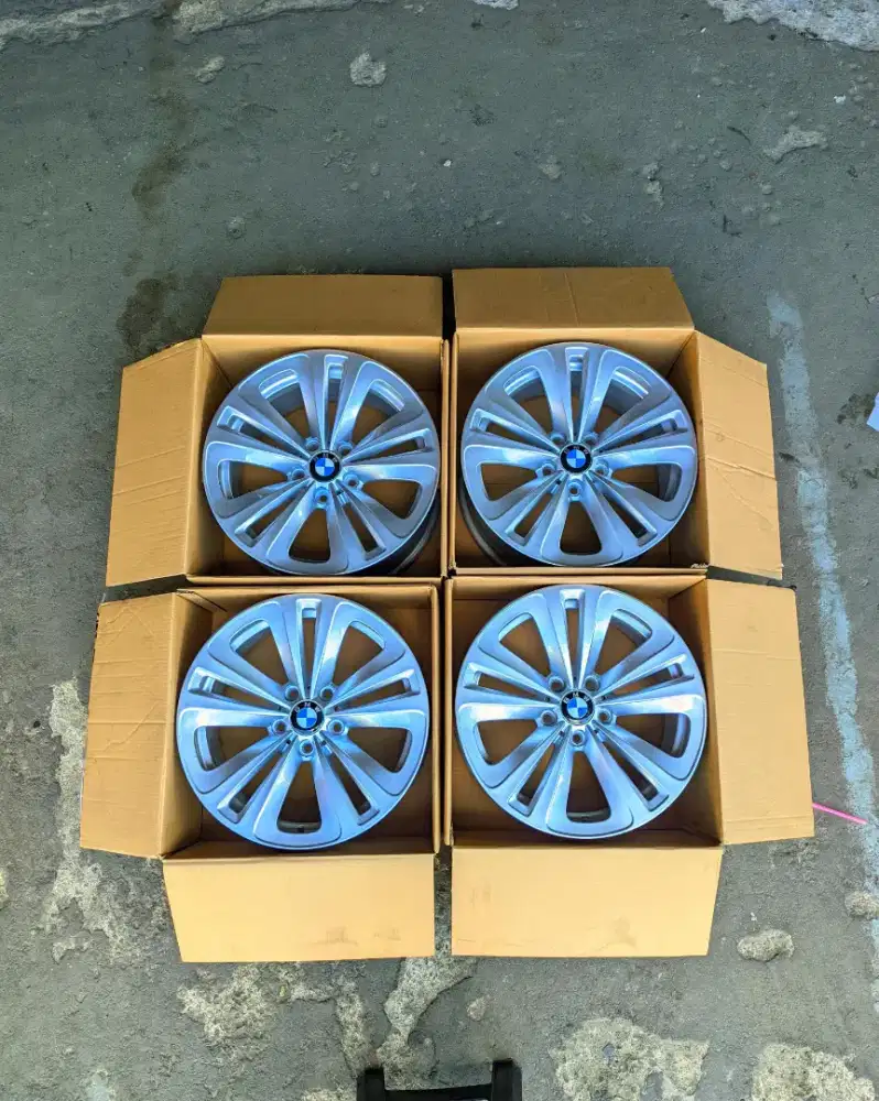 Velg OEM bmw f10 r18 5x120 lbr8 et30