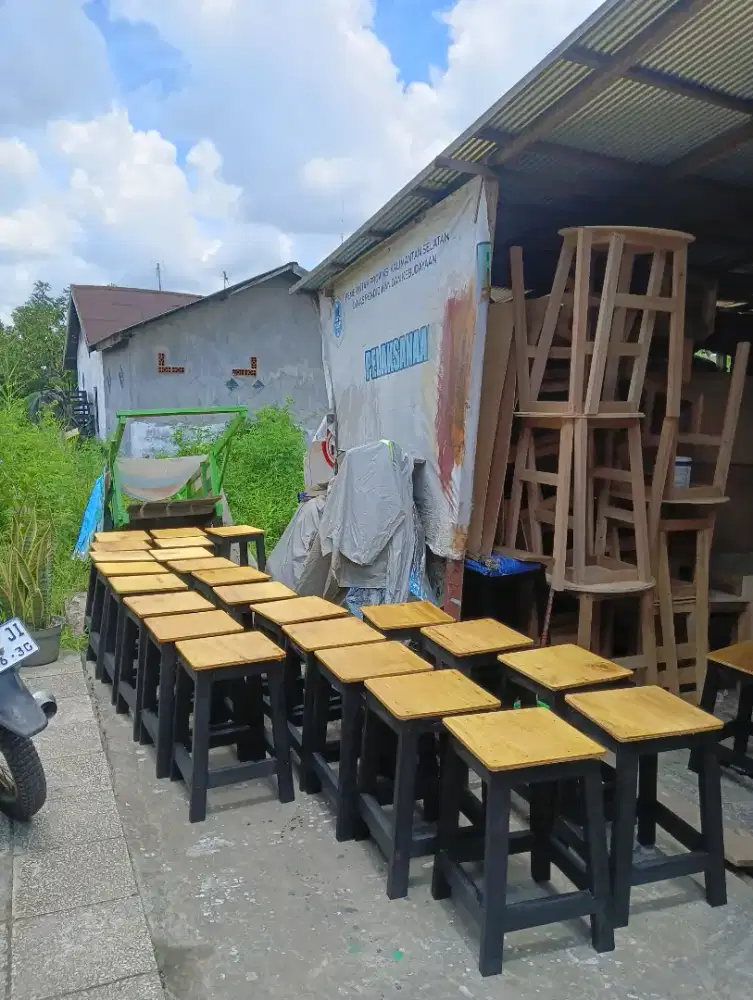 Kursi warung makan atau kursi cafe
