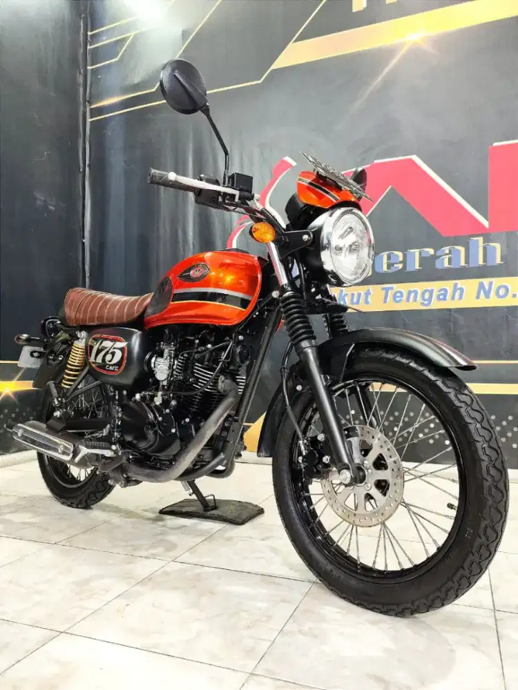 W175 Cafe Retro berkelas Cafe Orange reg. 2022. Anugerah motor rungkut