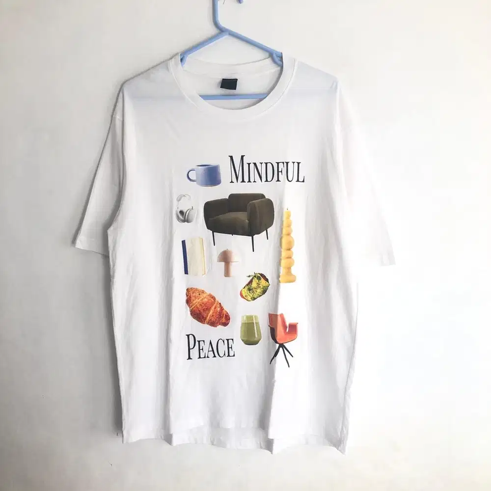 Tshirt suave essentials mindful peace carhartt zara uniqlo insurgent