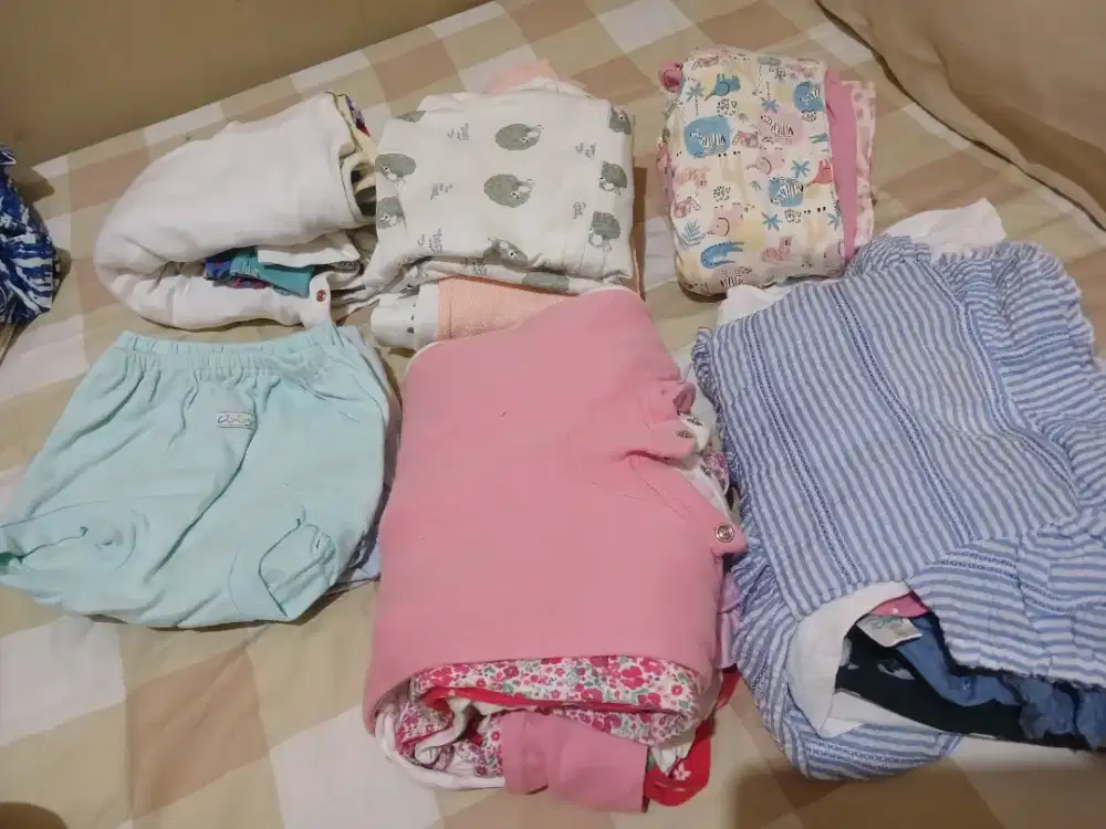 Baju bayi, celana,selimut, kain, handuk (take all)