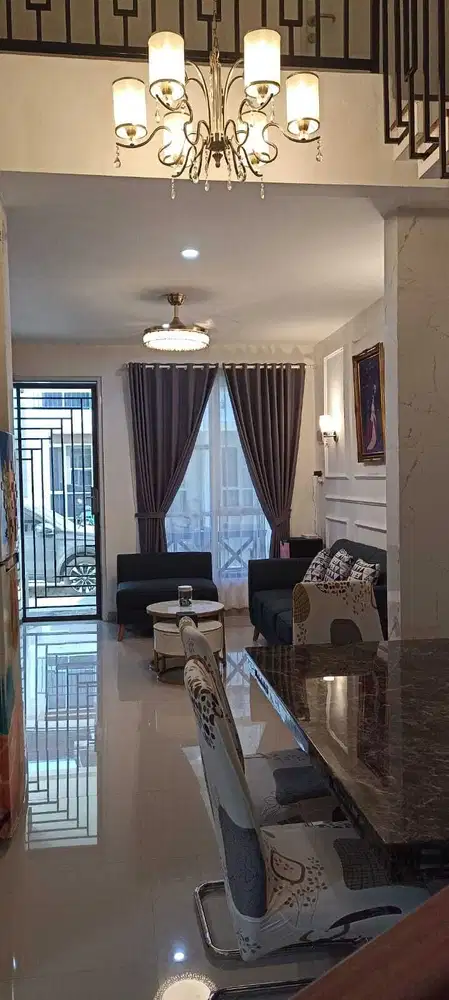 Dijual Rumah 2 Lantai Semi Furnish di Aryana Karawaci, Cluster Megah