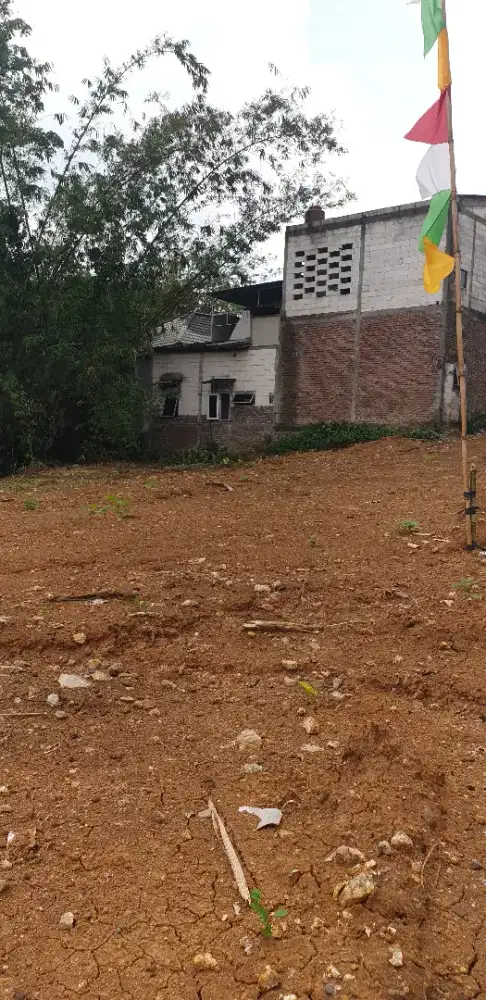 REBUTAN TANAH HANYA DISINI