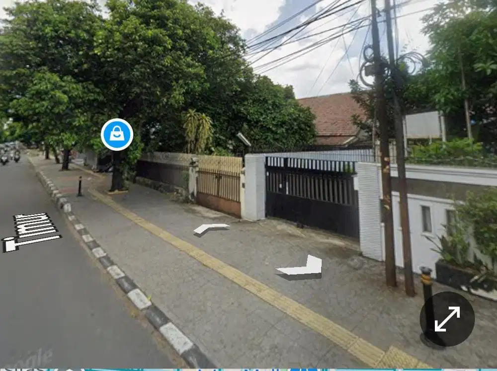 Disewakan atau Dijual Rumah Luas Bangunan Lama di Rawamangun Cipinang