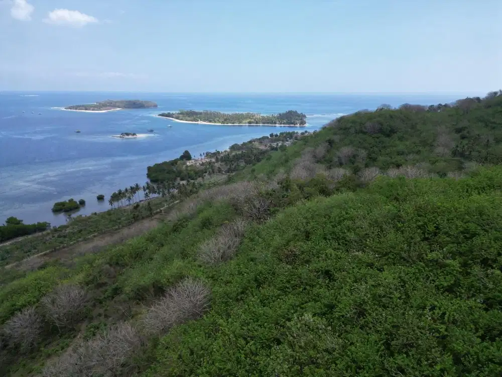 Tanah view laut sunset dan sunrise di Teluk Kadinan Sekotong - Lombok Barat.