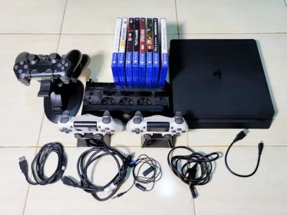 PS4 Slim 1TB Resmi Sony Indo + Box | 8 kaset ori, BisaOnline(Bkn HEN)!