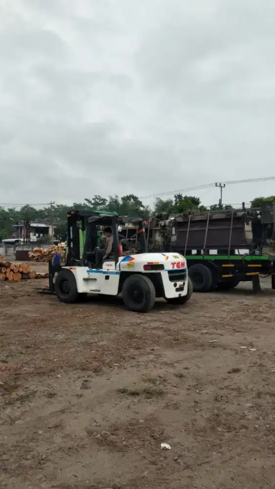 FORKLIFT 10 TON TCM 2013