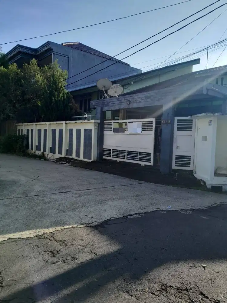 Rumah Modern di Area Berkembang dengan Lokasi Strategis