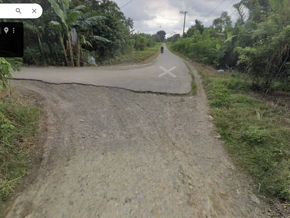 Pinggir Jalan Perladangan rata dan dekat dengan sekolah negri SMK