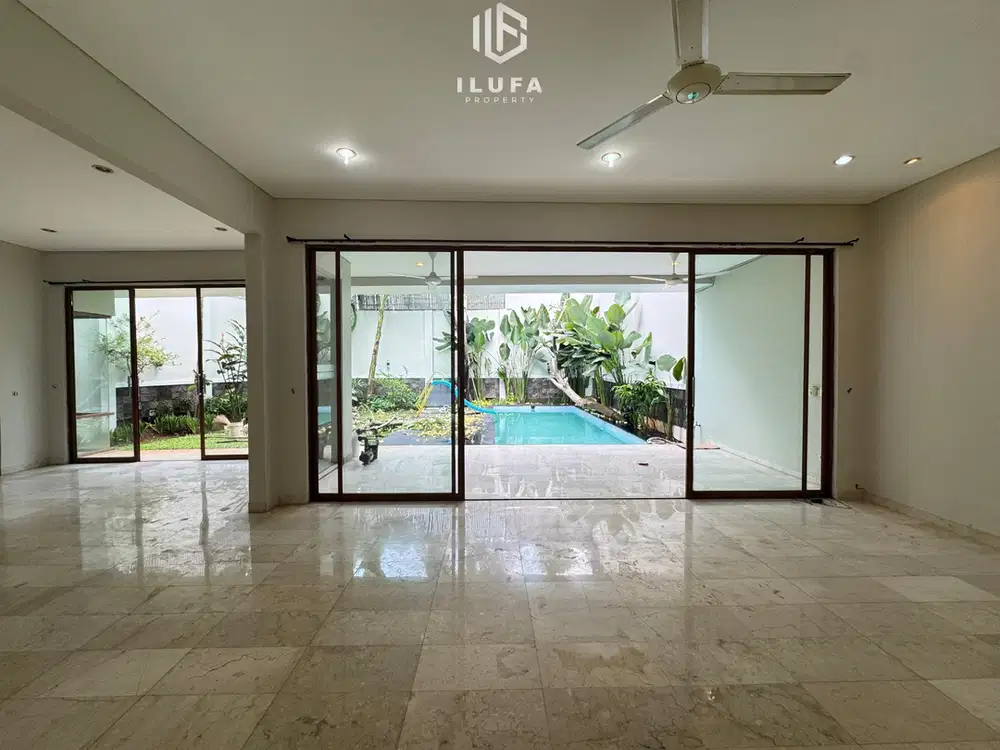 Disewakan townhouse modern 5br area pejaten kemang