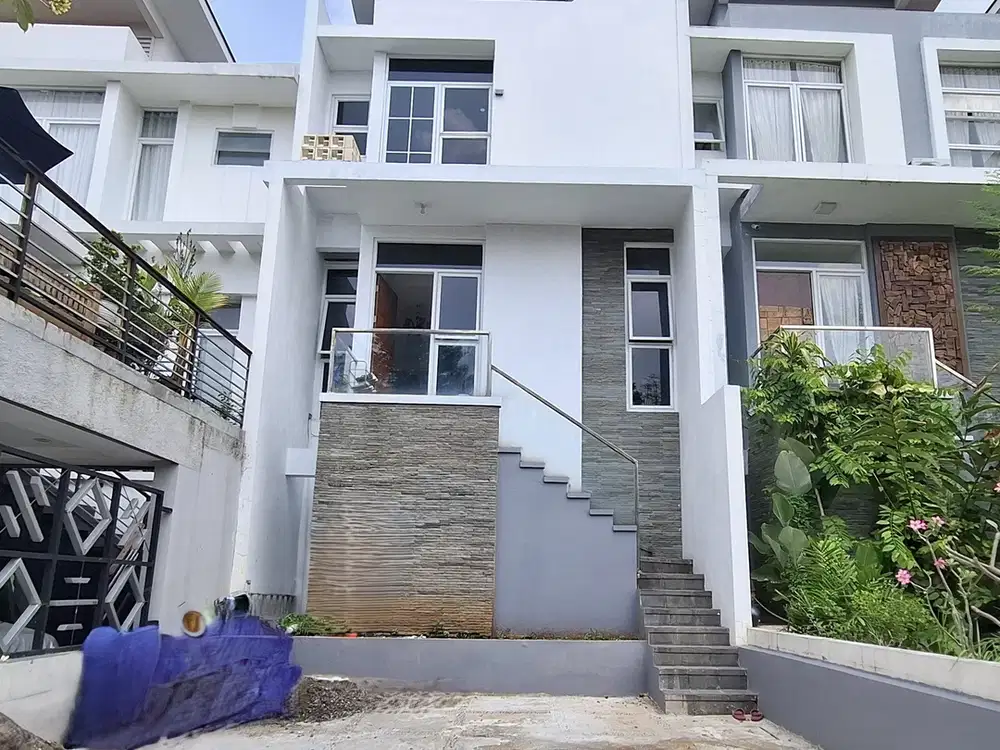DIJUAL RUMAH 3 LANTAI DALAM CLUSTER MODERN HILL PONDOK CABE FURNISHED