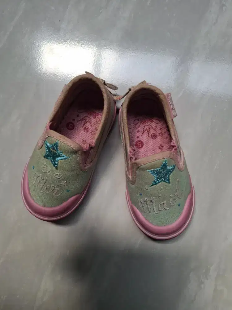 Sepatu anak perempuan 1-2 tahun